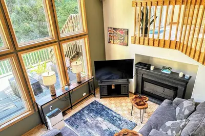 Image de Redwood Deck Retreat Near Sequoia Zoo