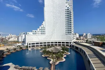 Image de 2 Luxury Bedroom Apartment near Long Beach, in the 5 Star Resort with casino.