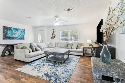 4 bed 2 bath beautiful home