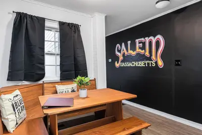 Image de Spooky Salem Halloween 2Br l Downtown+Witch Spells
