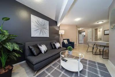 Image de Cozy 2br Suite In Lewis Estates Golf Course By Henday/Whitemud-Long Stay Suite!
