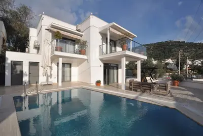 Image de Brand New Luxury Villa w/ Private Pool – 3 Min Walk to Cruise Port