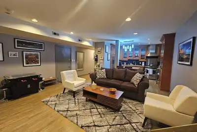 Image de Wonderful 2-bedroom apartment with big back yard in vibrant Chicago