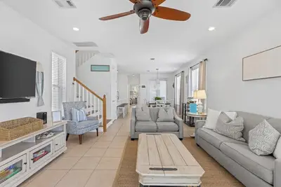 Image de “A Little Salt Therapy” in Cassine Village - Seagrove Beach - 3 Br / 3 Ba - 2 Pools!