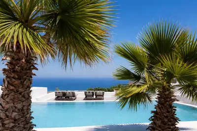 Image de Loft Kaves Pool And Bar Suites - Complex Apartments