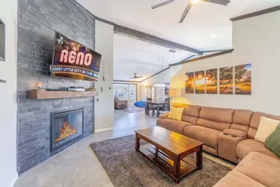 Image de Modern Getaway for 11-  Hot Tub, Games, Gym
