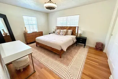 Image de Bright & Cozy 3br Retreat with Timeless Charm