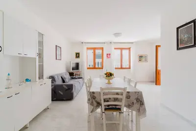 Caletta Basic By Salum