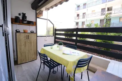 Image de Superbe studio terrasse piscine clim