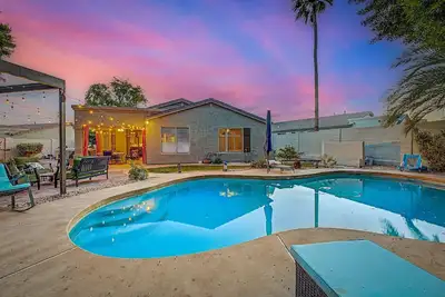 Image de Foothills Oasis – 4br Private Desert Retreat with Pool, Spa & Mountain Access