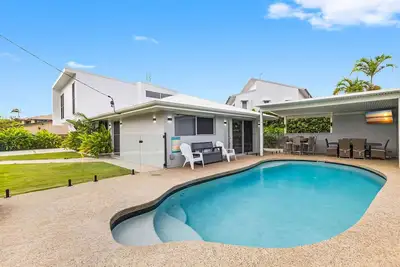 Spacious 4-Bed Coastal Home with Pool