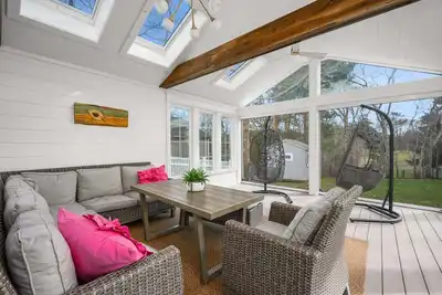 Image de Cape Cod Getaway | Golf Views, Dog-Friendly & Beach Nearby