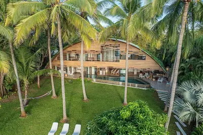 Magnificent Oceanfront Luxury Villa