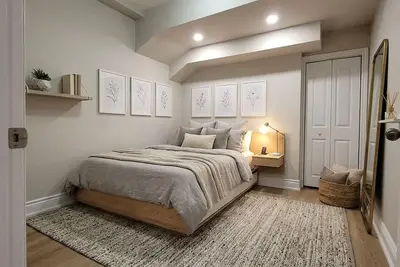 Image de 2-bedroom Basement apartment close lake Ontario-south shell beach
