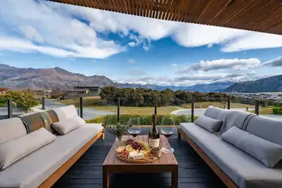 Image de Treetop Heights | Mountain Views, Wanaka