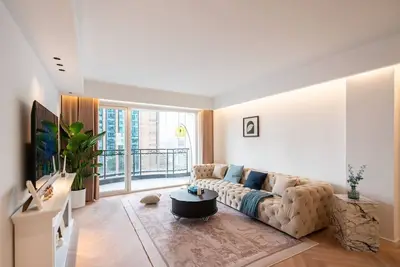 Image de E-Hub Spacious 3-bedroom apartment with balcony Near People's Square