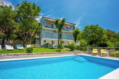 Image de Vacation apartment with swimming pool, barbecue and sea view