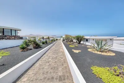 Olas del Risco • Ocean views • Beach 2 min • Lvh