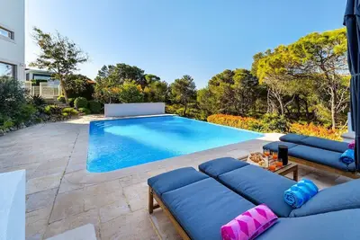 Image de Private Paradise Villa w/ Pool & Golden Light