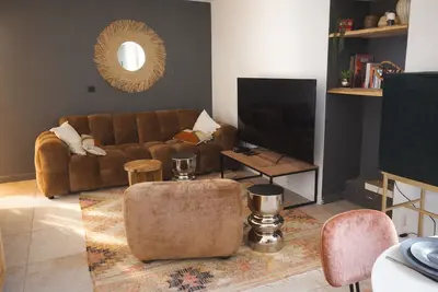 Image de Bel appartement au calme, 5 mn du centre-ville, 10 mn de la plage de l’Almanarre
