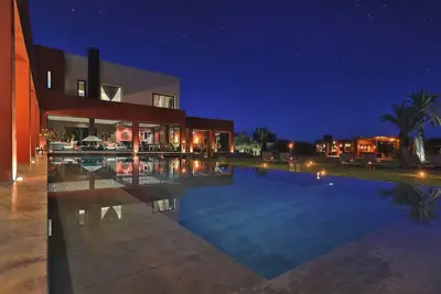 Image de Marrakech villa luxe vue sur les montagnes de l'Atlas