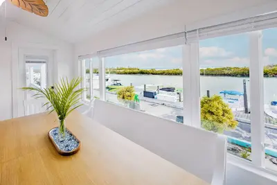 Image de Willie By The Sea/Luxury Waterfront/3 King Suites/Newly Renovated/3. 5 Bath