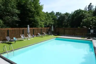 Image de Gîte Le Four à Pain au cœur du Haut-Languedoc avec terrasse et piscine