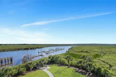 Image de Newly Listed! Gorgeous River front 3 Bdrm Condo with amazing views in Darien Ga.
