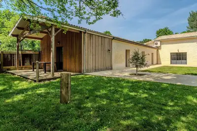 Image de Villa haut de gamme avec piscine pour groupe – entre océan et vignobles