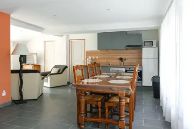 Image de Maison de vacances 'Jolie Maison Neuve' avec terrasse privée et jardin commun
