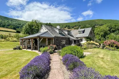 Image de Hillside Farmhouse - Quatre Chambres Villa, Couchages 8