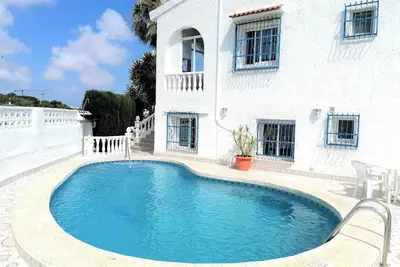 Image de Detached 4-bed Villa (Sleeps 10) & Private Pool for Large or two Families