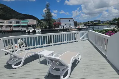 Image de Stylish Waterfront Villa w/ Dock & Sun Deck