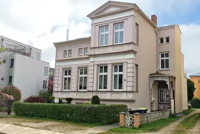 Image de Family-friendly and sunny vacation apartment in Rostock city villa