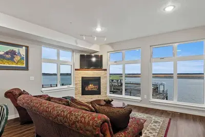 Image de The Kenai Port Condo