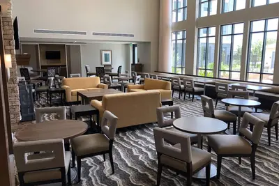 Image de 2br King Suite w/ Kitchen | Pool & Free Breakfast