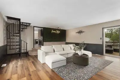 Image de Great Home_ Sleeps 10_Close to Arrowhead_Football