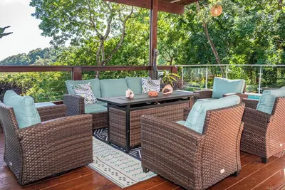 Image de Villa De La Premier - Private Hilltop Oasis w/view of Caribbean, private pool.