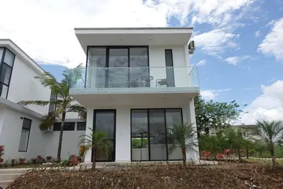 Image de 3-bedroom house in Pedro Vicente Maldonado with Ac and community pools/fields