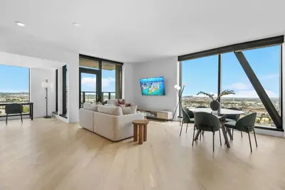 Image de Prime Hollywood Luxury - 2br Modern Apt - Rooftop Pool & Gym