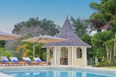 Image de The Cedars Estate – Where Love Grows ❤️
