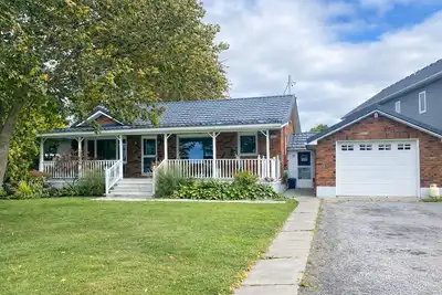 Image de River’s Edge Cottage - St. Clair River Trail - Spectacular view!