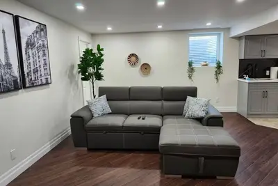 Image de Modern Private Suite with Separate Entry | Self Check-In + Free Parking