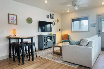 Image de Modern, Clean and Cozy 2 Bedroom Duplex in Quiet West Fairbanks