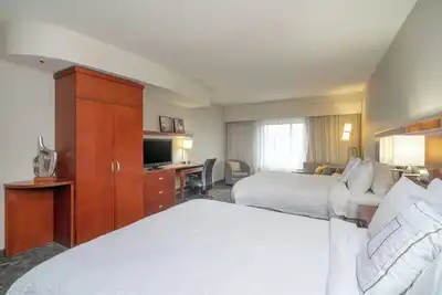 Image de 2 Queens | Courtyard Salisbury | Ocean City Base, Indoor Pool, Stadium