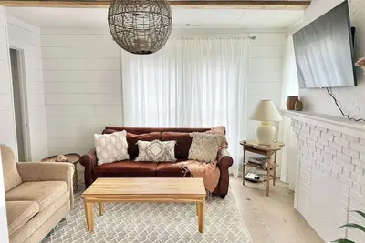Image de 257 Upper  Midtown Boho St Vincent Brand New Reno