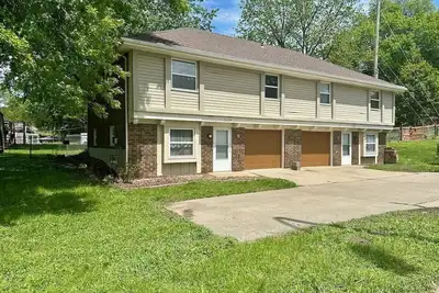 Image de Entire 6-bedroom duplex 5-7 minutes to Arrowhead