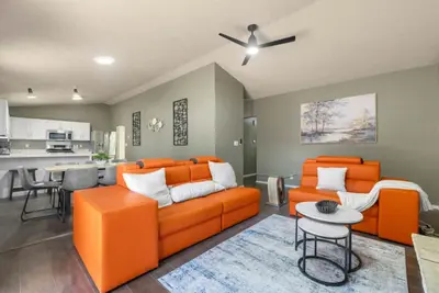 Image de 5br Furnished | Insurance Ready | 7 Beds