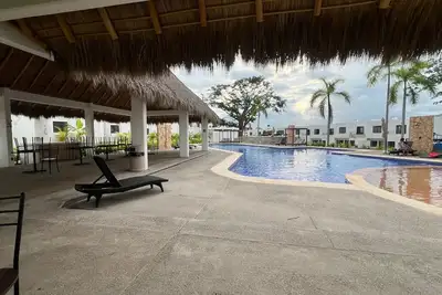 Image de Spacious 5-bedroom townhome in serene Tondoroque with Ac