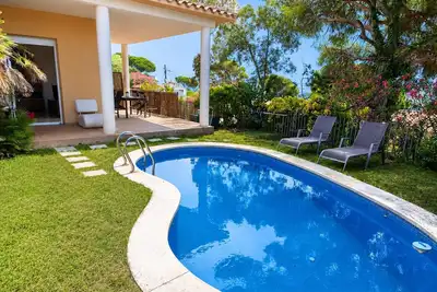 Image de Maison Mimosa avec piscine privée et vue mer à Begur